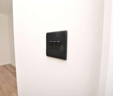 London Road, Redhill, Surrey, RH1 - Photo 3