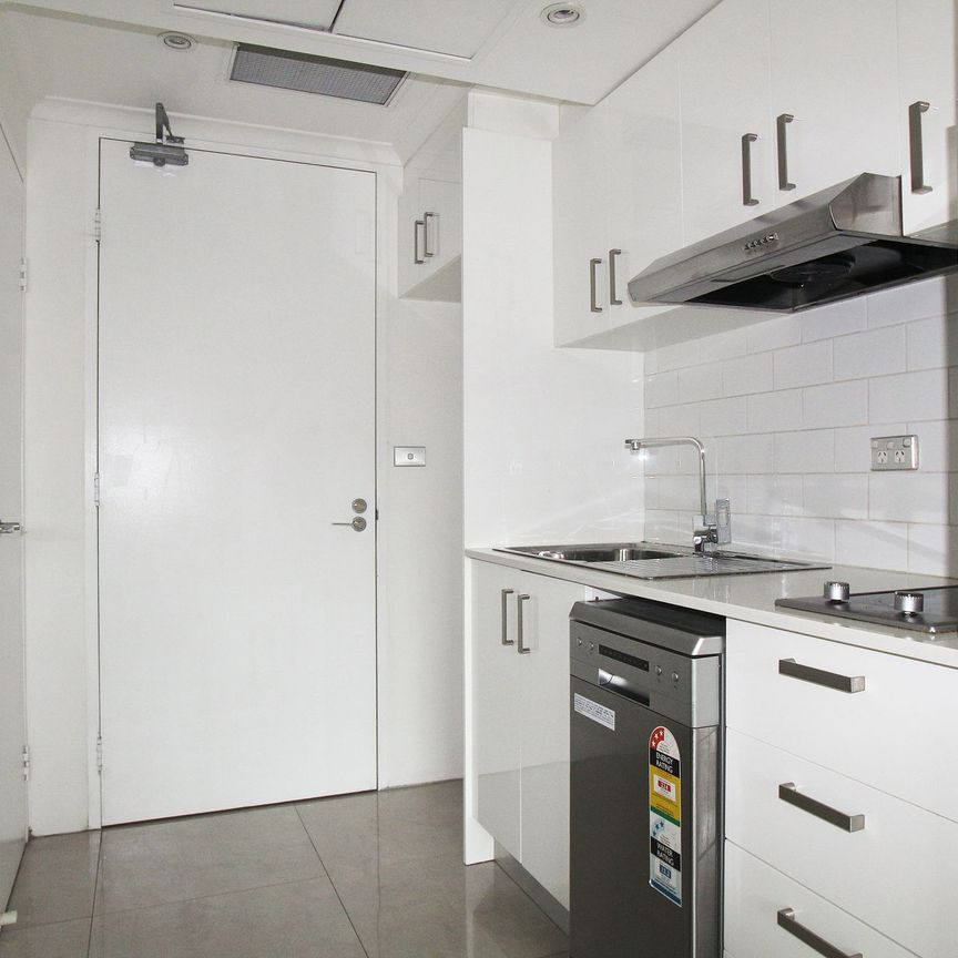 Modern & Convenient Studio Apartment &ast;&ast; Available 05&sol;11&sol;24 &ast;&ast; - Photo 1