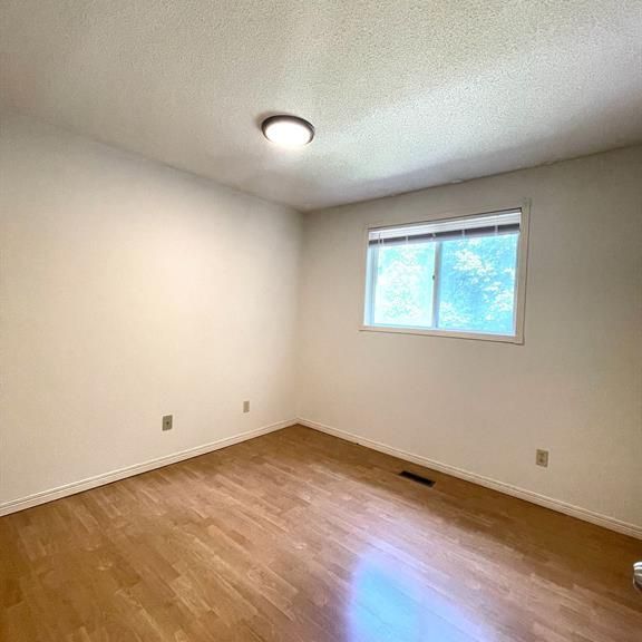 For Lease - 1059 Easthill Court, Newmarket, Ontario - Photo 1