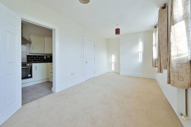 2 bedroom maisonette to rent - Photo 1