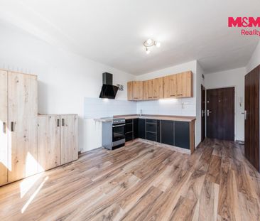 Pronájem bytu 2+kk 35 m², Čs. odbojářů 922, Chodov - Photo 2