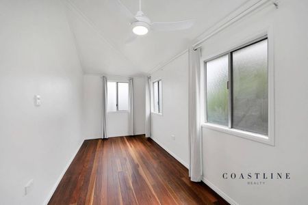 Large Home with Dual Living close to Central Bundaberg - Photo 2