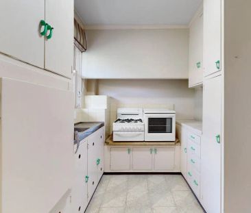 “Modern One-Bedroom Apartment in Prime St Kilda Road Location” - Photo 6