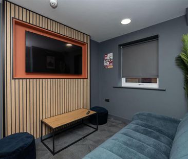 1 bedroom in a flat share to rent - Photo 3