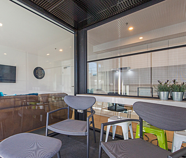 Fully Furnished High-end Living on Lonsdale! - Photo 5