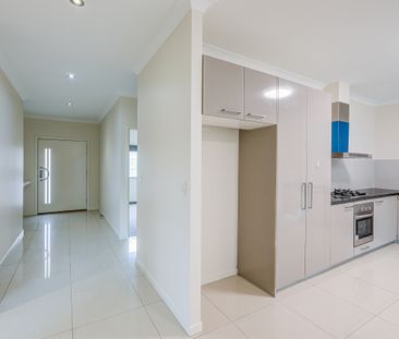 B/1 Oates Avenue, Woodridge QLD 4114 - House For Rent | Domain - Photo 6