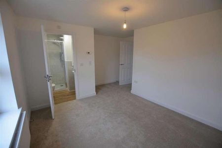 Beaumaris Road, Bearwood, Bournemouth, BH11 - Photo 2