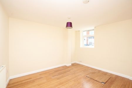Club Street, Kettering, Northamptonshire, NN16 - Photo 3