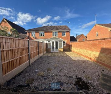 3 bedroom end of terrace house to rent - Photo 1