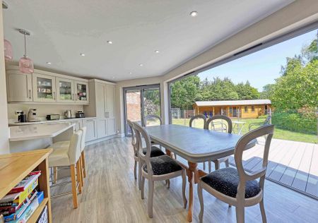4 bedroom property to rent - Photo 4
