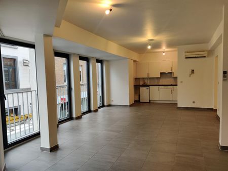 Duplex met 1 slaapkamer op de Grote Markt van Halle - Photo 3