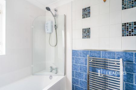 3 bedroom terraced house to rent - Photo 5