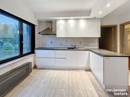 Rustig gelegen woning met garage - Photo 1