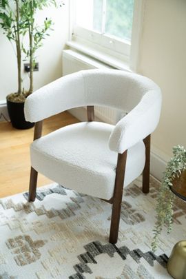 2 Bed Flat, St. Philip Street, SW8 - Photo 1