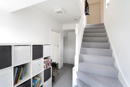 Ditton Hill Road, Surbiton - 3 bedrooms Property for lettings - Seymours - Photo 2