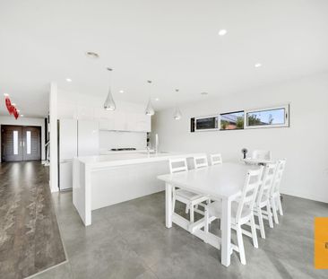 Beautiful Family Home - Photo 6