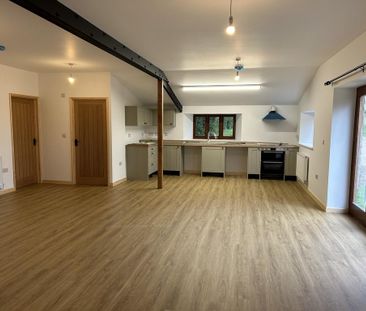 3 bedroom barn conversion to rent - Photo 2