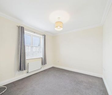 3 bedroom end of terrace house to rent - Photo 3