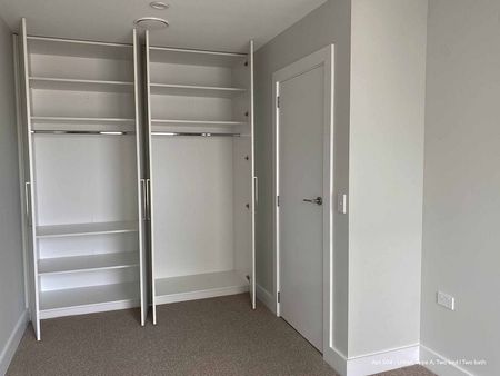 Welcome home to 135 Victoria Street - Photo 3