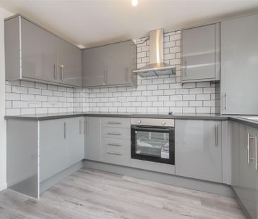 3 bed House To Let - Photo 4
