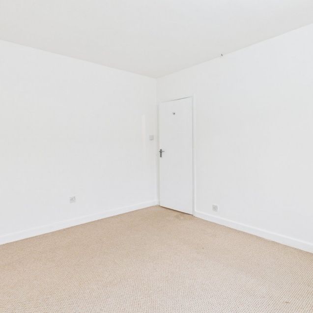 Ethorpe Crescent, Gerrards Cross, Buckinghamshire,SL9 - Photo 1