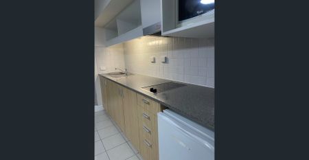 Secluded Mezzanine Level Apartment, Very Centrally located - Photo 3