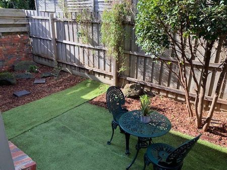 5/6 Merton Street, Ivanhoe - Photo 2