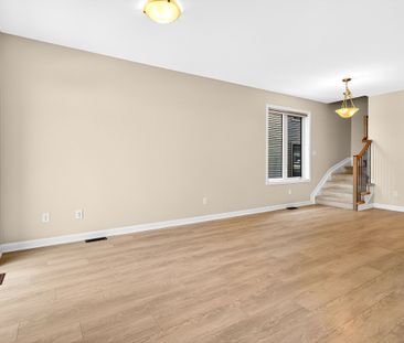 For Lease - 348 Raheen Court Ottawa Circuit, Barrhaven, Ontario - Photo 2