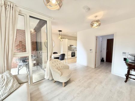 1 bedroom flat to rent - Photo 2