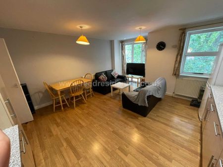 Castle Boulevard, Lenton, England - Photo 4