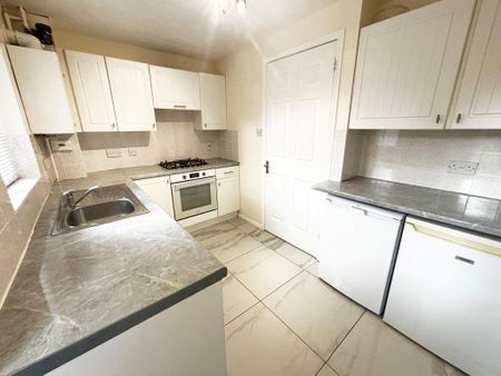 2 bedroom terraced house to rent - Photo 3