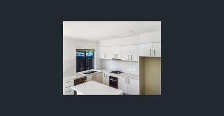 Modern TWO bedroom townhouse waiting just for you. - Photo 3