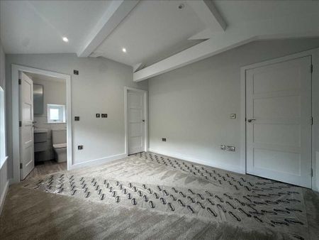 4 bedroom apartment to rent - Photo 4