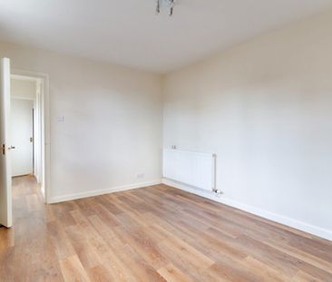 A 1 Bedroom Flat in London Road GL52 6HF - Photo 4