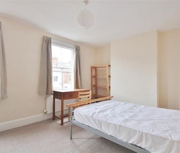 4 bedroom semi-detached house to rent - Photo 5