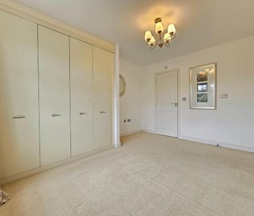 4 bedroom detached house to rent - Photo 5