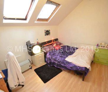 4 Bedroom Mid Terraced House for rent in Harold Grove - Photo 6