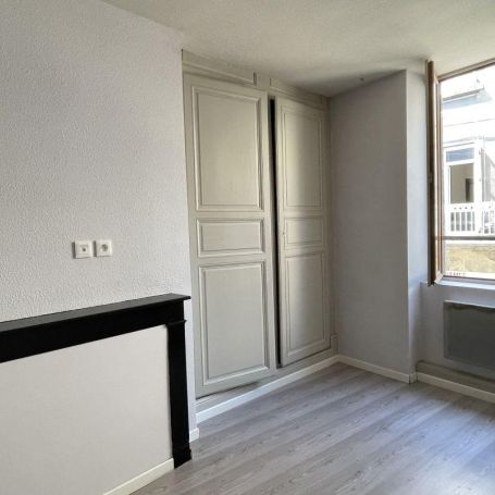 Location Appartement P3 En centre-ville Thiers - Photo 1