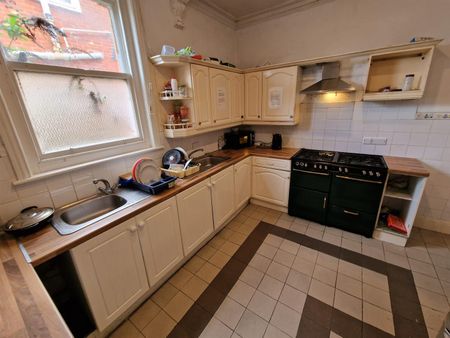 Dreamwood, Bournemouth, BH8 - Photo 4