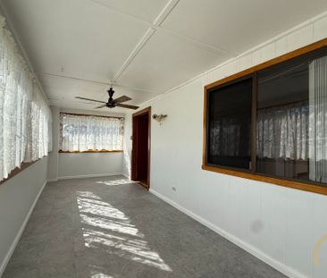 Updated 4 Bedroom Family Home, in a Prime Location! - Photo 4