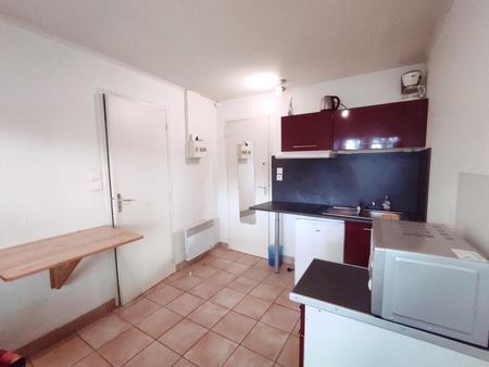 Location Appartement 1 pièce 14m² MILLAU 12100 - Photo 3