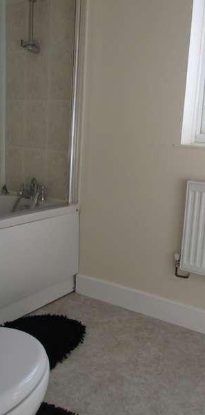 Oundle Road, Woodston, PE2 - Photo 1