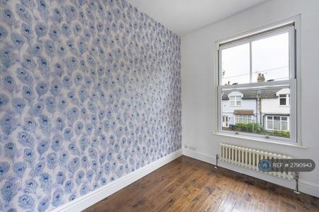 3 bedroom terraced house to rent - Photo 4