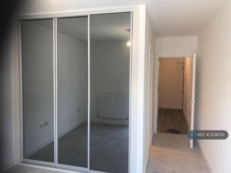 2 bedroom flat to rent - Photo 4