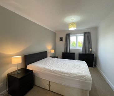 3 bedroom flat to rent - Photo 4