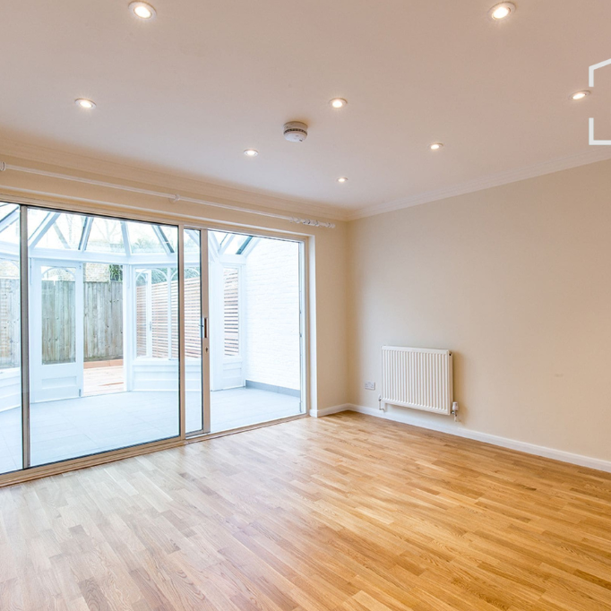 3 bedroom flat to rent - Photo 1