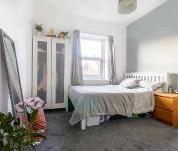 5 bedroom terraced house to rent - Photo 4