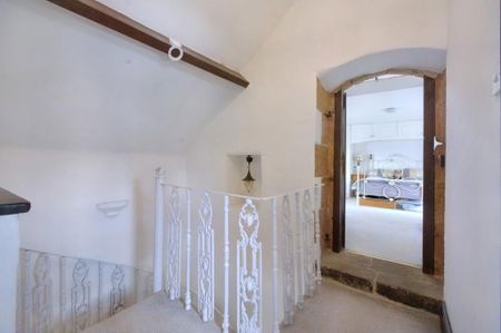 3 bedroom barn conversion to rent - Photo 2