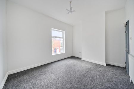 2 bedroom terraced house to rent - Photo 3
