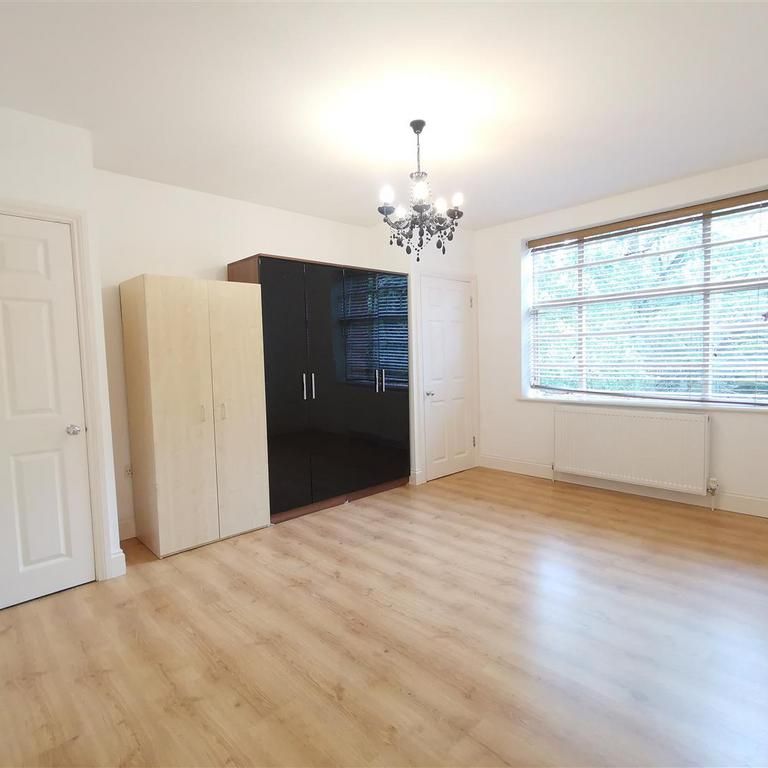 3 bedroom apartment to rent - Photo 1